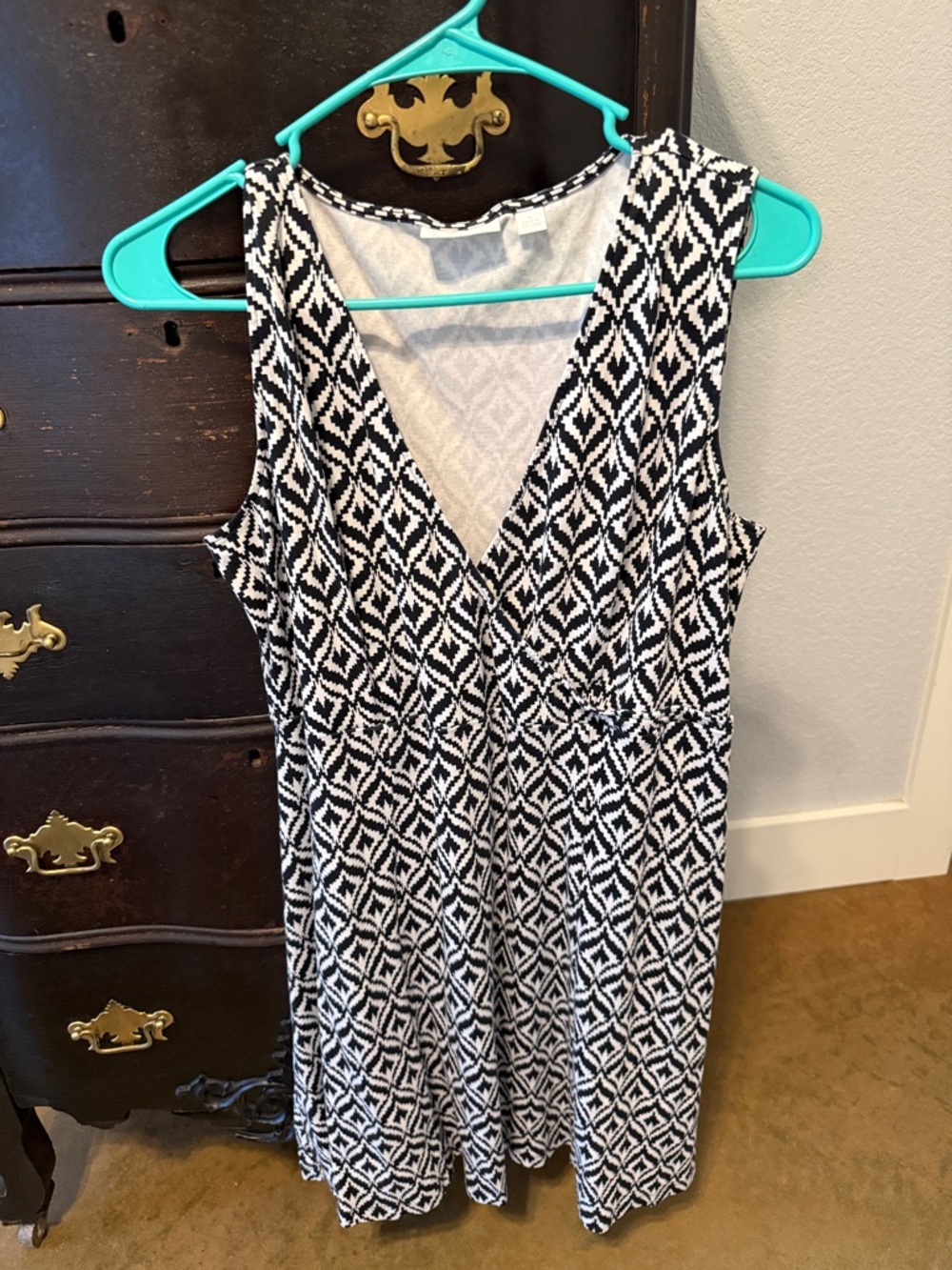 New York & Company Black and White Geometric Sleeveless Dress